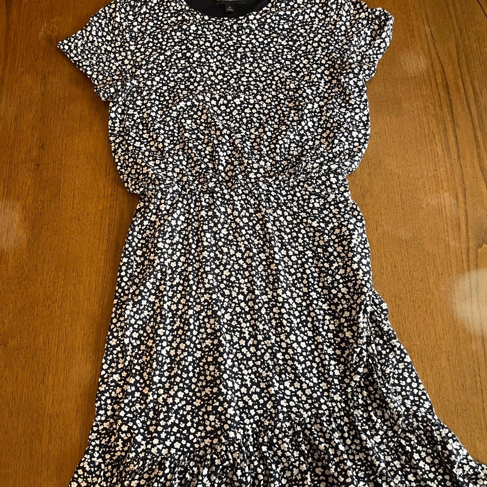 Banana Republic Navy and White Floral Top